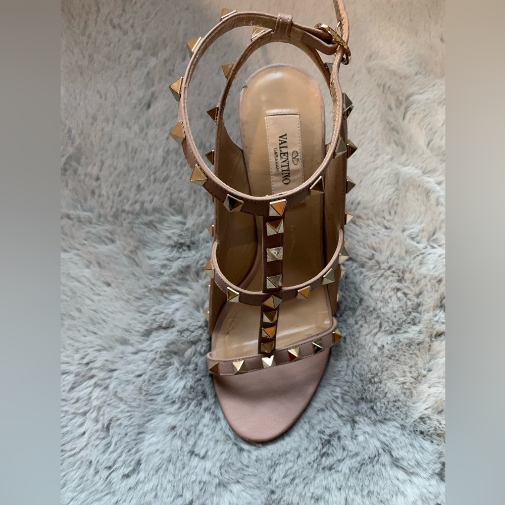 Valentino Rockstud Heels size 6